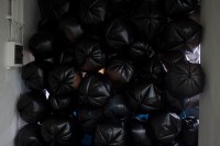 https://salonuldeproiecte.ro/files/gimgs/th-46_4_ Sebastian Moldovan - 2000+, 2012 – Installation - garbage bags, air pump, silicon tubes.jpg